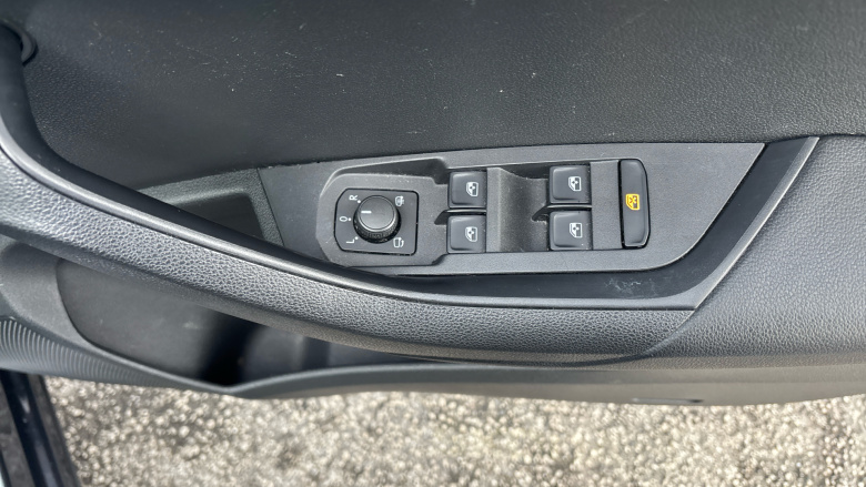 Skoda Karoq 1.5 TSI Sport Line 4x4 5dr DSG Petrol Estate